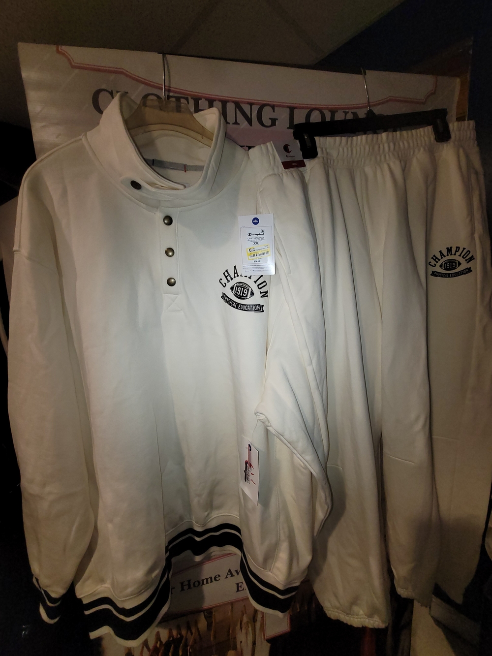 Champion White Pullover & Sweatpants Set, Size 2XL